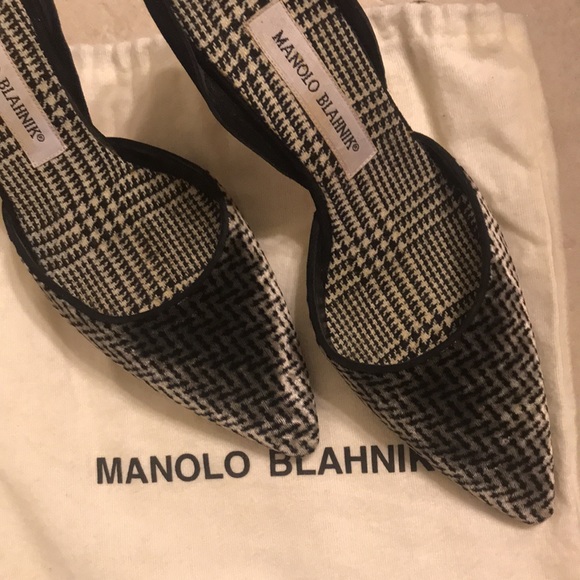 Manolo Blahnik Pointed Toe Mules Heels size 37 1/2 - Picture 2 of 7